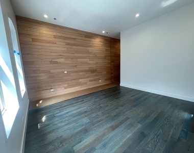 1057 N Wolcott Avenue - Photo Thumbnail 6