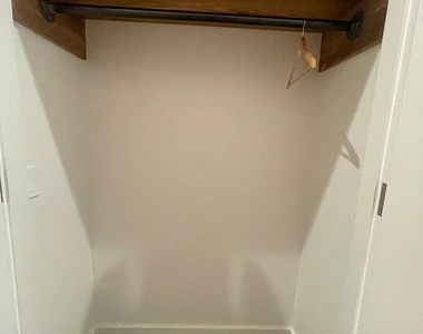 1057 N Wolcott Avenue - Photo Thumbnail 29
