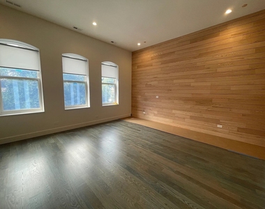 1057 N Wolcott Avenue - Photo Thumbnail 5