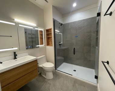 1057 N Wolcott Avenue - Photo Thumbnail 24