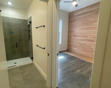 1057 N Wolcott Avenue - Photo Thumbnail 19