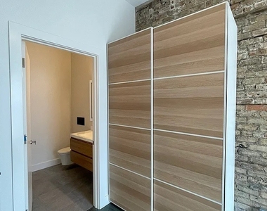 1057 N Wolcott Avenue - Photo Thumbnail 20