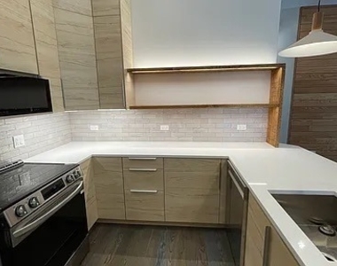 1057 N Wolcott Avenue - Photo Thumbnail 4