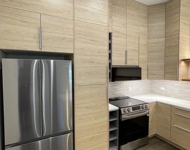 1057 N Wolcott Avenue - Photo Thumbnail 8