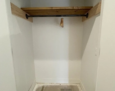 1057 N Wolcott Avenue - Photo Thumbnail 34