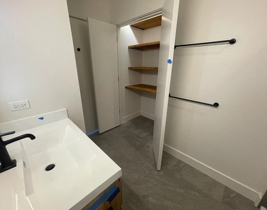 1057 N Wolcott Avenue - Photo Thumbnail 12