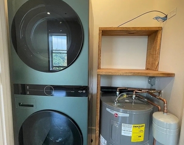 1057 N Wolcott Avenue - Photo Thumbnail 8