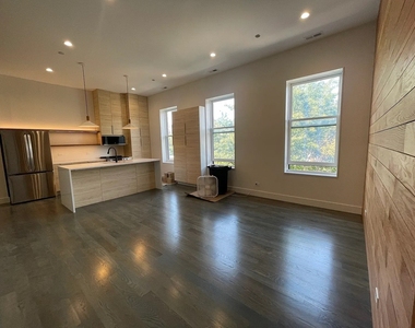 1057 N Wolcott Avenue - Photo Thumbnail 5