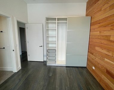 1057 N Wolcott Avenue - Photo Thumbnail 15