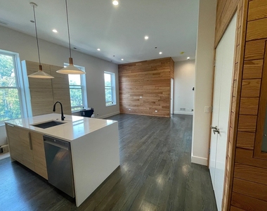 1057 N Wolcott Avenue - Photo Thumbnail 6