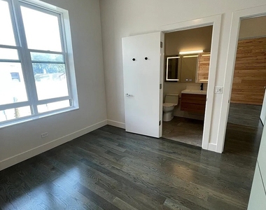 1057 N Wolcott Avenue - Photo Thumbnail 20