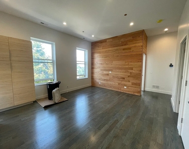 1057 N Wolcott Avenue - Photo Thumbnail 7