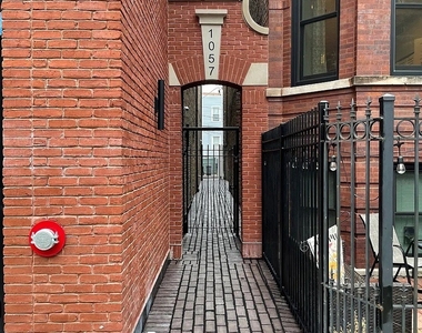 1057 N Wolcott Avenue - Photo Thumbnail 1