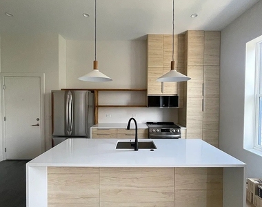 1057 N Wolcott Avenue - Photo Thumbnail 2