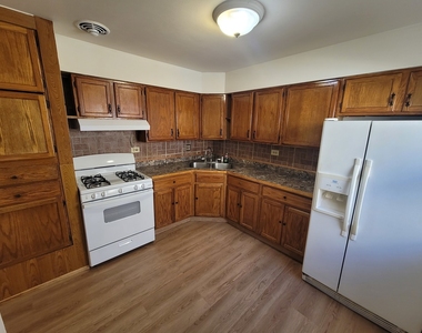 8950 Skokie Boulevard - Photo Thumbnail 4