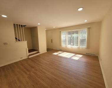 8950 Skokie Boulevard - Photo Thumbnail 2