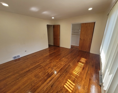 8950 Skokie Boulevard - Photo Thumbnail 7