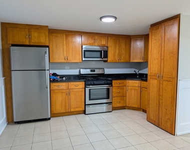 2619 N Hamlin Avenue - Photo Thumbnail 4