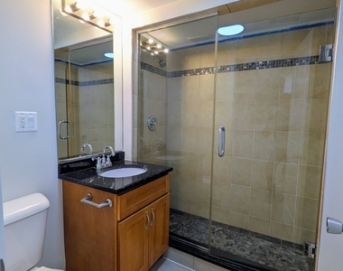 2619 N Hamlin Avenue - Photo Thumbnail 11