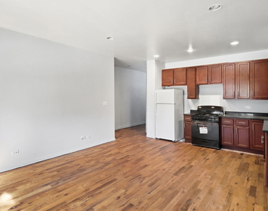 1342 E 73rd Street - Photo Thumbnail 3
