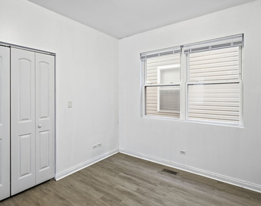 1342 E 73rd Street - Photo Thumbnail 14