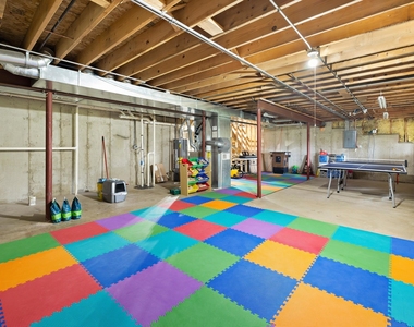 2039 Greenview Drive - Photo Thumbnail 20