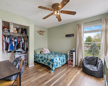 2039 Greenview Drive - Photo Thumbnail 12