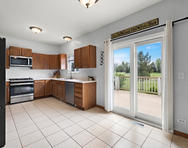 2039 Greenview Drive - Photo Thumbnail 5