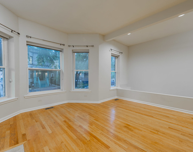 1017 W Dakin Street - Photo Thumbnail 2