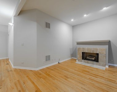 1017 W Dakin Street - Photo Thumbnail 4
