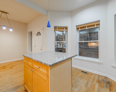 1017 W Dakin Street - Photo Thumbnail 5
