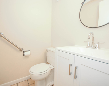 962 N Rohlwing Road - Photo Thumbnail 4