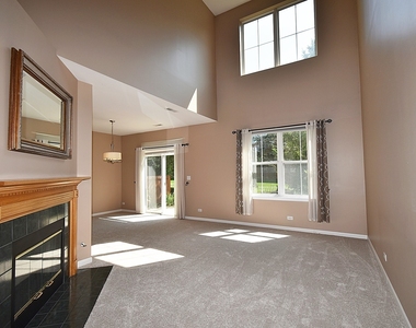 312 Fairmont Court - Photo Thumbnail 3