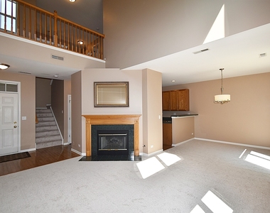 312 Fairmont Court - Photo Thumbnail 5