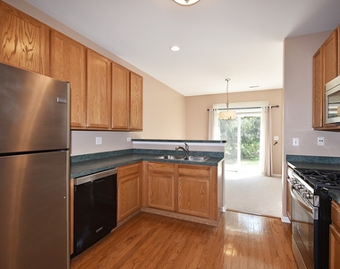 312 Fairmont Court - Photo Thumbnail 10