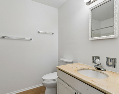 2424 E Oakton Street - Photo Thumbnail 9