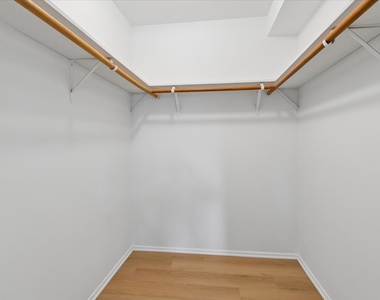 2424 E Oakton Street - Photo Thumbnail 8