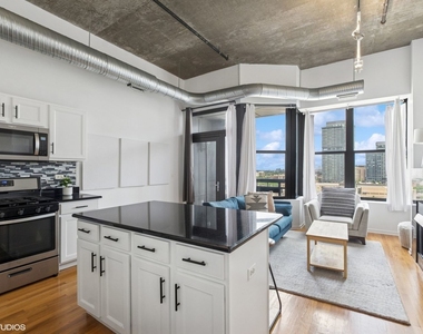 849 N Franklin Street - Photo Thumbnail 1
