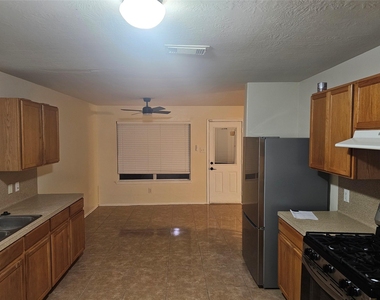 5910 Minor Street - Photo Thumbnail 5