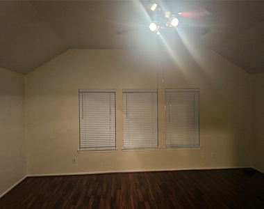 5910 Minor Street - Photo Thumbnail 10