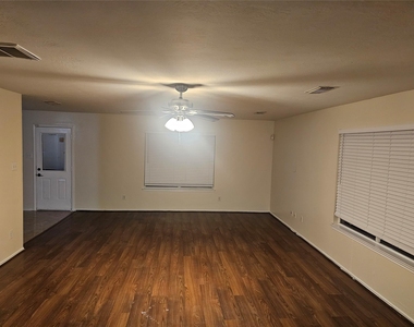 5910 Minor Street - Photo Thumbnail 4