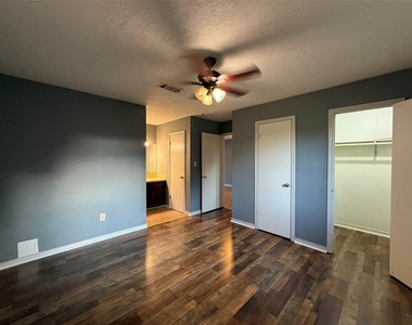 104 S 5th Street - Photo Thumbnail 2