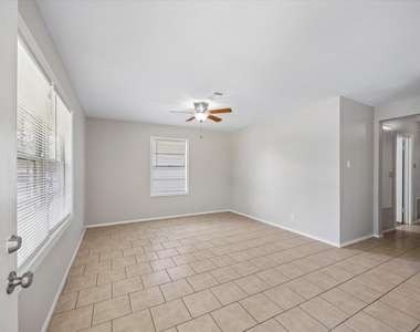 10214 Torrington Lane - Photo Thumbnail 4