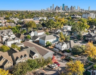 1012 Rutland  3 Street - Photo Thumbnail 11
