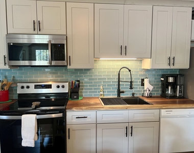 24 Northport - Photo Thumbnail 14