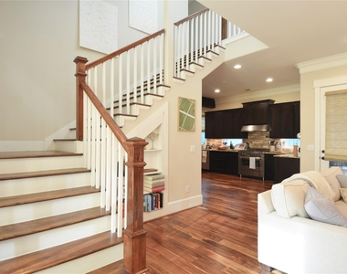 8610 Ashland Way - Photo Thumbnail 7