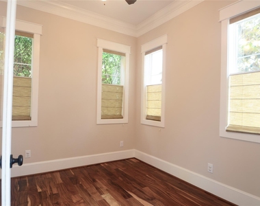 8610 Ashland Way - Photo Thumbnail 8
