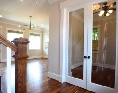 8610 Ashland Way - Photo Thumbnail 5