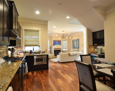 8610 Ashland Way - Photo Thumbnail 12