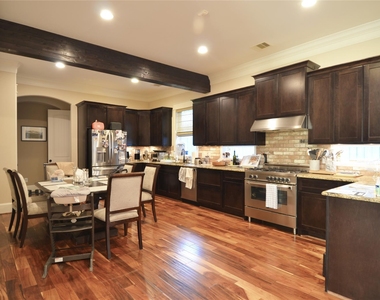 8610 Ashland Way - Photo Thumbnail 9